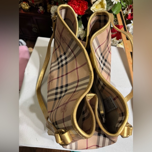 AUTHENTIC BURBERRY TOTE BAG - Picture 10 of 11